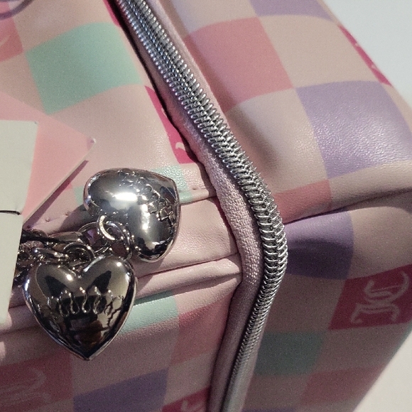 Juicy Couture Pink and White Food Storage Container Set - Picture 8 of 11